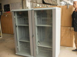 海南机柜与三亚操作台 直销价格、型号规格及网络机柜选购指南